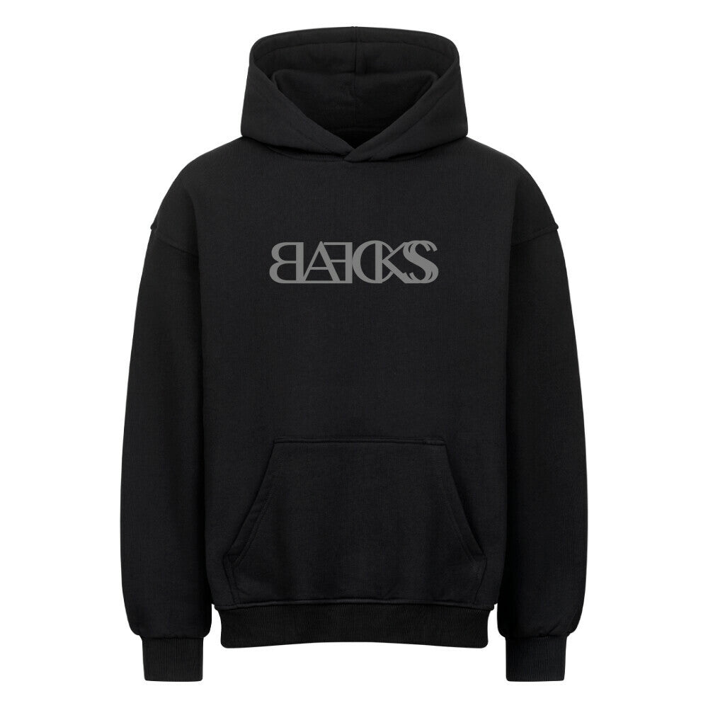 Blaeckss Oversized Hoodie in Schwarz mit großem Frontlogo, 380 GSM Premium-Streetwear, moderne Passform mit Drop Shoulders und Kapuze ohne Kordel.